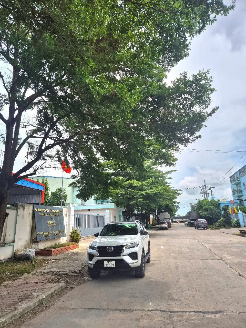 Thuê xe có tài xế - dịch vụ tiện lợi, an toàn